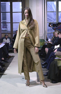 5a218bde56660_MichelKleinFW2000PFW.thumb.jpg.12734673858a40ce34116d7021790808.jpg