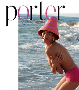 5a21a88988418_PorterMagazineWinterEscpae24201704.thumb.jpg.b3592572c5bb01695e2200b29757a5b9.jpg