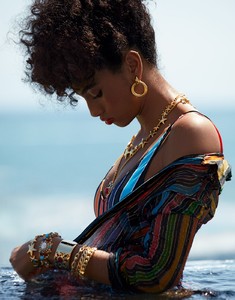 5a21a8c7bb3c0_PorterMagazineWinterEscpae242017018.thumb.jpg.c846152ad3cfa711b2b309c736f2cc40.jpg