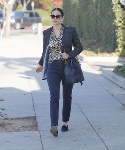 Emmy-Rossum - Out-shopping-in-Beverly-Hills--09.jpg