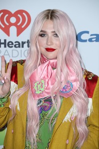     kesha021217BZNimage3.jpg