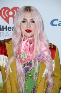     kesha021217BZNimage4.jpg