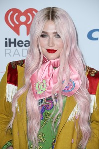     kesha021217BZNimage10.jpg