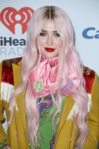     kesha021217BZNimage11.jpg