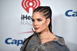     halsey021217BZNimage1.jpg