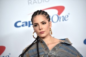     halsey021217BZNimage3.jpg