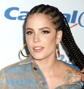     halsey021217BZNimage5.jpg