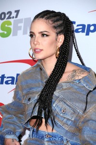     halsey021217BZNimage10.jpg