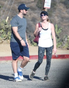 Ashley-Greene --Out-for-a-hike-in-Los-Angeles--03.jpg