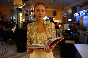 Adwoa+Aboah+Gucci+Celebrates+release+Petra+hKYUs02sqLzx.jpg