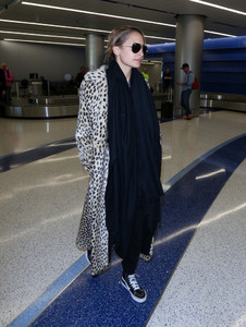 Nicole+Richie+Nicole+Richie+Takes+Flight+LAX+2NNOmlZ8_u-x.jpg