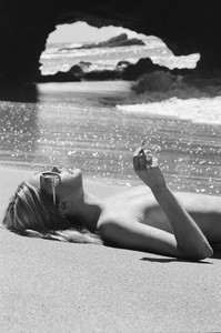 5a271ea41dbc6_CamilleRowe_JasonLeeParry(13).thumb.jpg.27a2c3705684a90a65afc96ef1f6f67e.jpg
