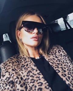 5a2875676f9c9_rosiehw15125195801663457262888572617_25096719.thumb.jpg.171fc0e76981a32a2aedbc97bd12bd89.jpg