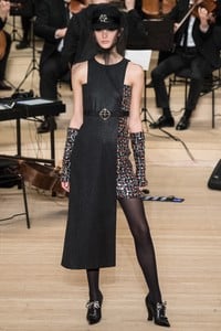 Sara Dijkink at Chanel Pre-Fall 2018 1.JPG