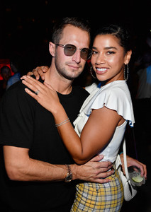Hannah+Bronfman+Drake+Virgil+Abloh+Celebrate+A_ATRyb_HU_x.jpg