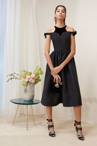 Yasmin Wijnaldum Fendi-Pre-Fall 2018-lookbook 7.jpg