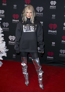        fergie101217BZNimage2.jpg