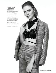 Divinity - Diciembre 2017-page-006.jpg