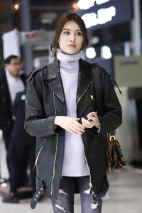      hes111217BZNimage8.jpg