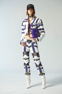 Julia Ratner Versus Versace Pre-Fall 2018 5.jpg