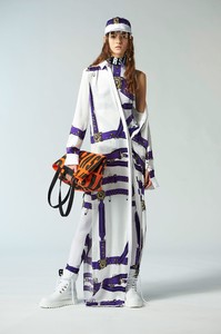 Julia Ratner Versus Versace Pre-Fall 2018 6.jpg