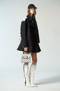 Julia Ratner Versus Versace Pre-Fall 2018 13.jpg