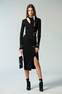Julia Ratner Versus Versace Pre-Fall 2018 19.jpg