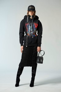 Julia Ratner Versus Versace Pre-Fall 2018 22.jpg