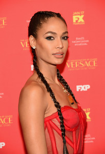 Joan+Smalls+Assassination+Gianni+Versace+American+mY5VbaxhUT7x.jpg