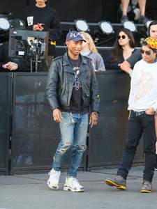 Pharrell+Williams+Jimmy+Kimmel+Live+Yq6J-wMWOyxx.jpg