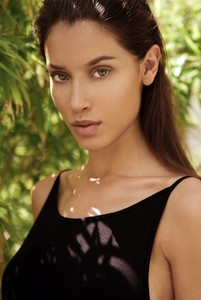 5a35560595bb6_IsabellaMartinibyRmiKasia2.thumb.jpg.e34b42014642e45936af582119765338.jpg