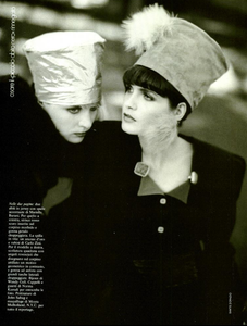 5a3829233d247_dOrazio_Vogue_Italia_November_1985_03.thumb.png.6fec9f3f726e121a6db855c9c227b916.png