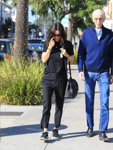 Courteney+Cox+Courteney+Cox+Runs+Errands+Los+IVkeUzRN1x6x.jpg