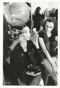 5a3e911ae7c79_Lofficielrussiaoctober2002runway5.thumb.jpg.1945209a078de576e20be6dca717d23e.jpg