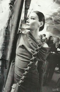 5a3e911ce3aef_Lofficielrussiaoctober2002runway6.thumb.jpg.134b6c4024ae357c0150a13a5711c146.jpg
