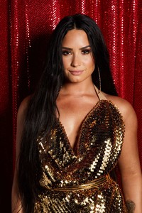 5a3f43292fabc_Demi-LovatoC2A0--KIIS-FM-Jingle-Ball-2017-Backstage-Portrait-Session--10.thumb.jpg.a162fce51b6af2f4ce9aabad5a989485.jpg