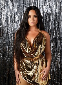 5a3f436252dea_Demi-LovatoC2A0--KIIS-FM-Jingle-Ball-2017-Backstage-Portrait-Session--12.thumb.jpg.2ed8f0e4c121c0dfa669481f2855fd28.jpg