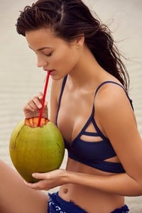 5a426a9617adb_41122862_040_atavikJessiBikiniTopombreblue.thumb.jpg.46f437d4d5335a9937378fb525be7562.jpg