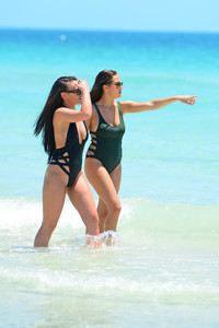 MCFan_for_Celeblounge&HQCelebCorner07-06-2016 11-53_24.jpg