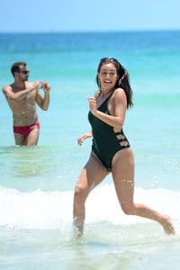 MCFan_for_Celeblounge&HQCelebCorner07-06-2016 11-53_29.jpg