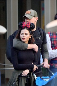      jdew291217BZNimage3.jpg