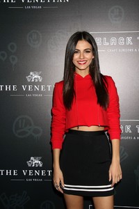 Victoria Justice attends the grand opening of Black Tap Craft Burgers & Beer at The Venetian Las Vegas on December 29, 2017 in Las Vegas, Nevada 2.jpg