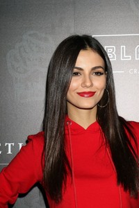 Victoria Justice attends the grand opening of Black Tap Craft Burgers & Beer at The Venetian Las Vegas on December 29, 2017 in Las Vegas, Nevada 7.jpg