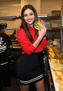 Victoria Justice attends the grand opening of Black Tap Craft Burgers & Beer at The Venetian Las Vegas on December 29, 2017 in Las Vegas, Nevada 14.jpg