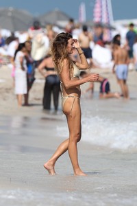 60164721_kelly_bensimon_27122017.jpg