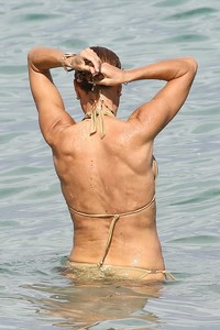 60164833_kelly_bensimon_27122017_66.jpg