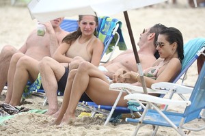 60237441_alessandra_ambrosio_28122017_17.jpg