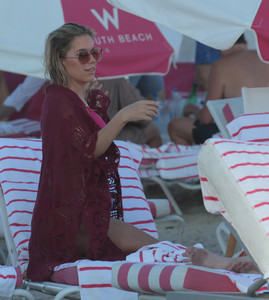 60253903_sylvie_meis_28122017_addddddds_96.jpg