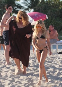 60347202_sylvie_meis_29122017_addddddds_39.jpg