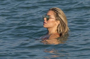 60405700_sylvie_meis_30122017_adds_25.jpg